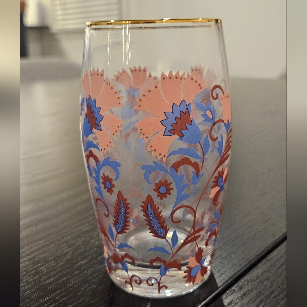 Beautiful floral pattern glass
